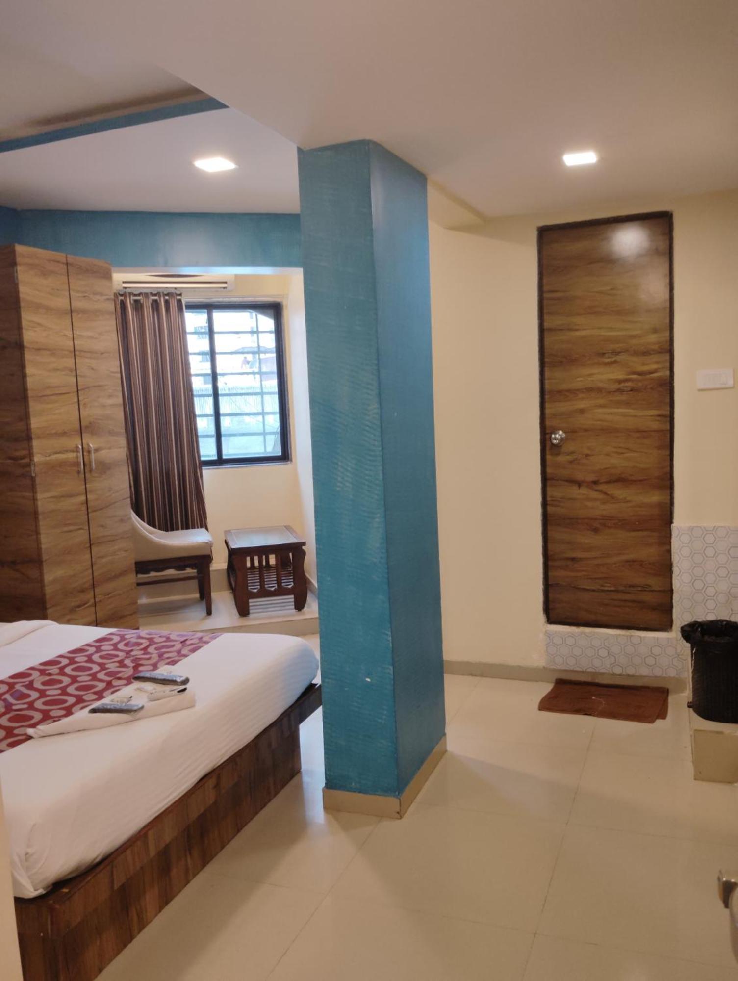 Hotel Golden Park Near Nesco Mumbai Exteriör bild