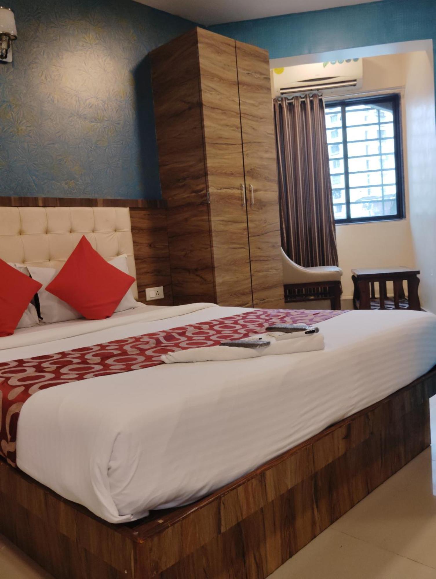 Hotel Golden Park Near Nesco Mumbai Exteriör bild
