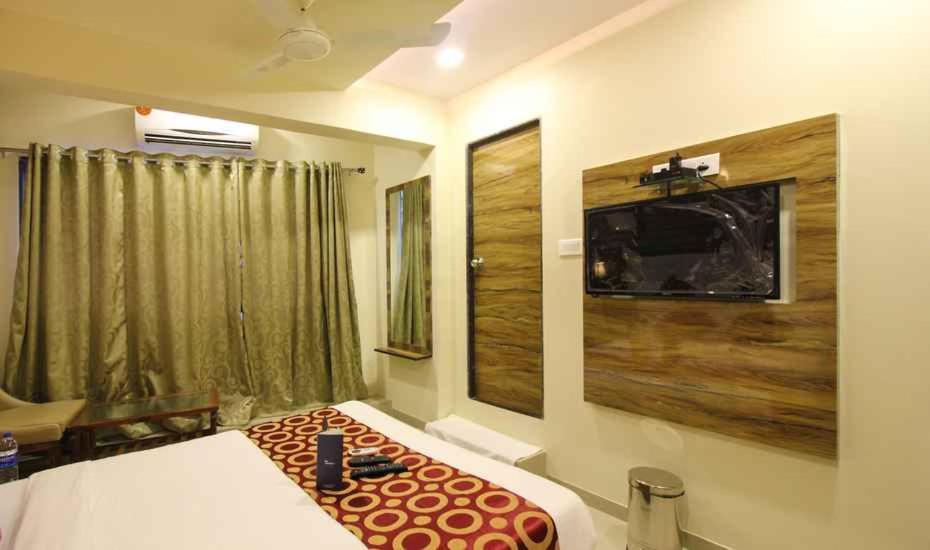 Hotel Golden Park Near Nesco Mumbai Exteriör bild