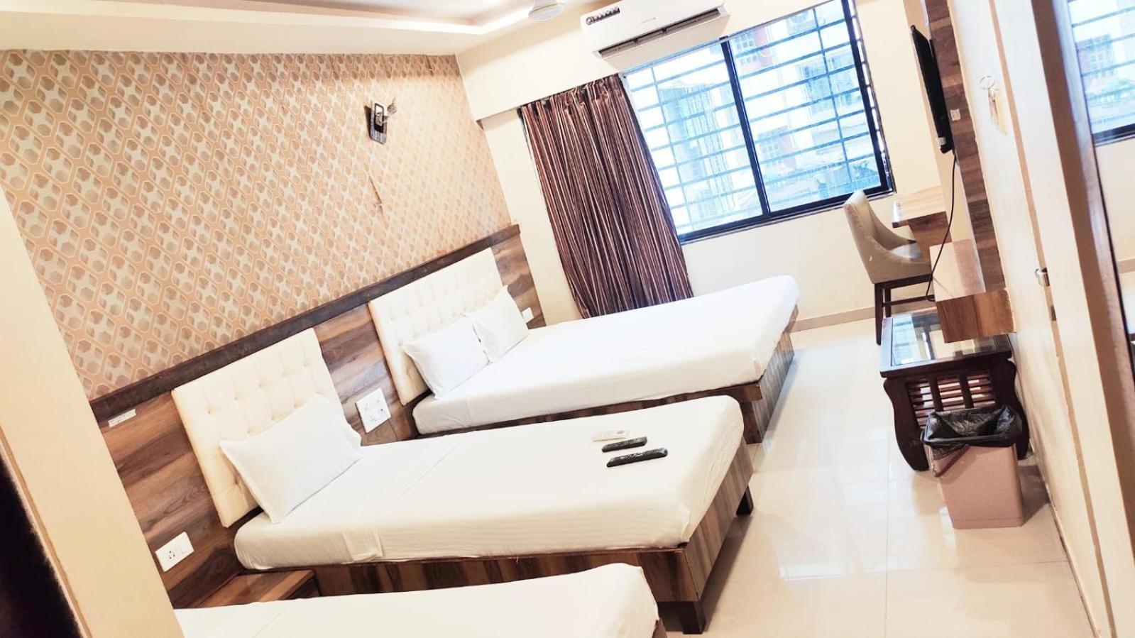 Hotel Golden Park Near Nesco Mumbai Exteriör bild