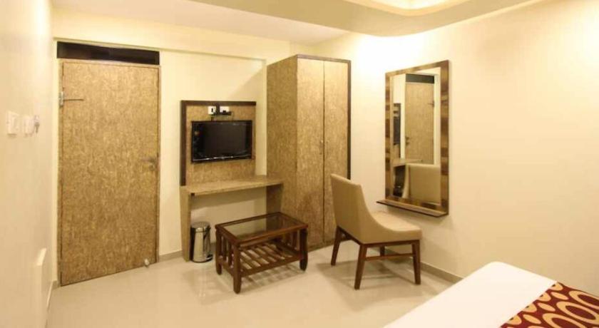Hotel Golden Park Near Nesco Mumbai Exteriör bild
